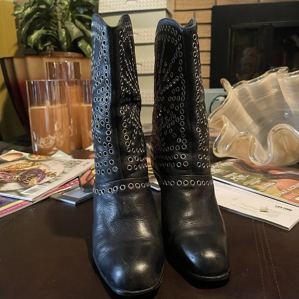 Vintage Women’s Size 7M Black Studded Western Leather Boots W/ Grommets 3